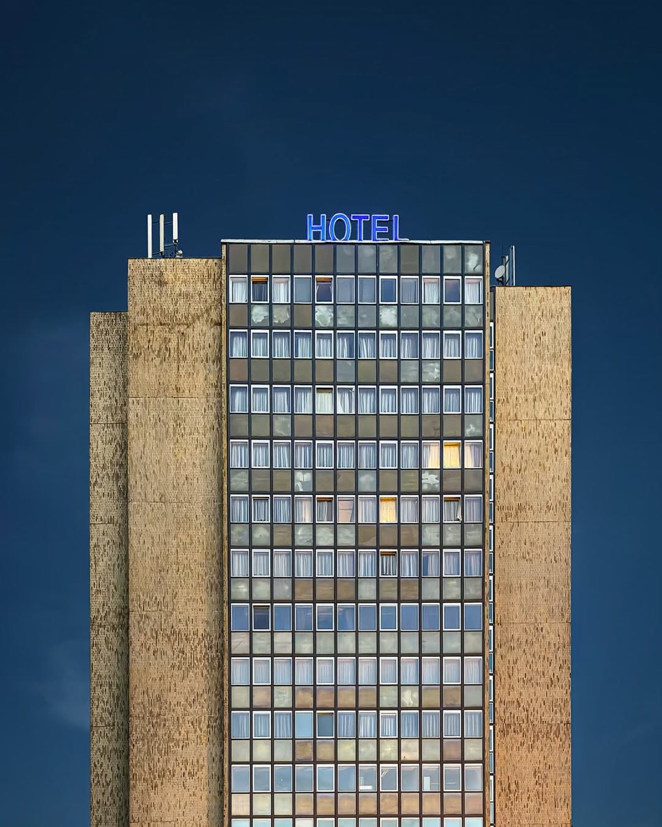 Kulturní dům a Interhotel Tatra – foto 4