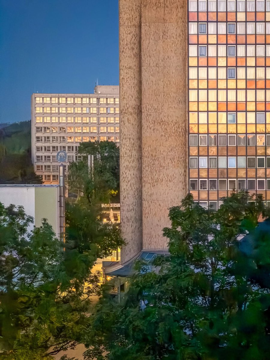 Předprostor muzea + komplex 3 budov (bývalé MNV, „Anex“, Včelín) – foto 7